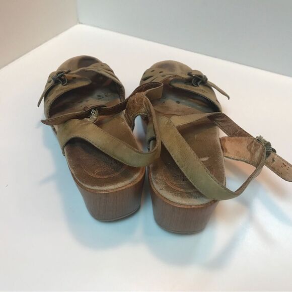 Dansko Sissy Strappy Clog Heeled Sandals in Tan Leather (38) - Picture 5 of 11